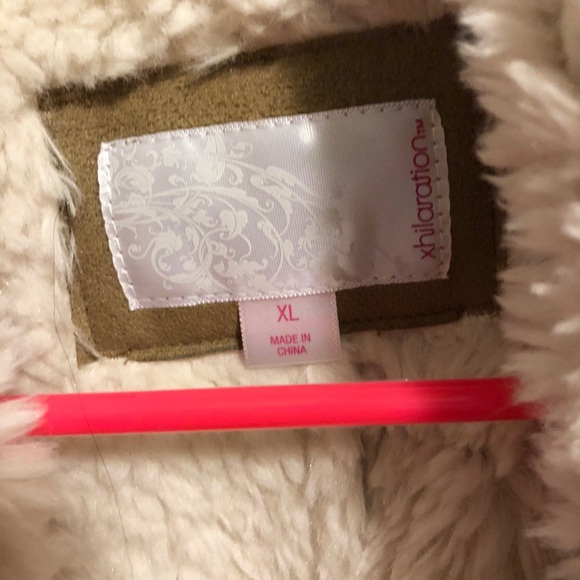 Suede and Sherpa vest. XL - Picture 2 of 3